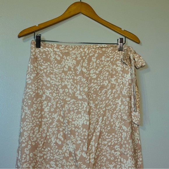 Kirious‎ Cheetah Print Wrap Tie Skirt With Side Slit Sz L Pink Romantic Delicate - Picture 3 of 10